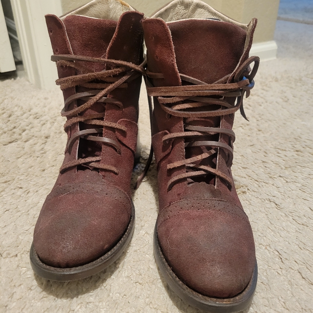 Freebird Cage wine suede